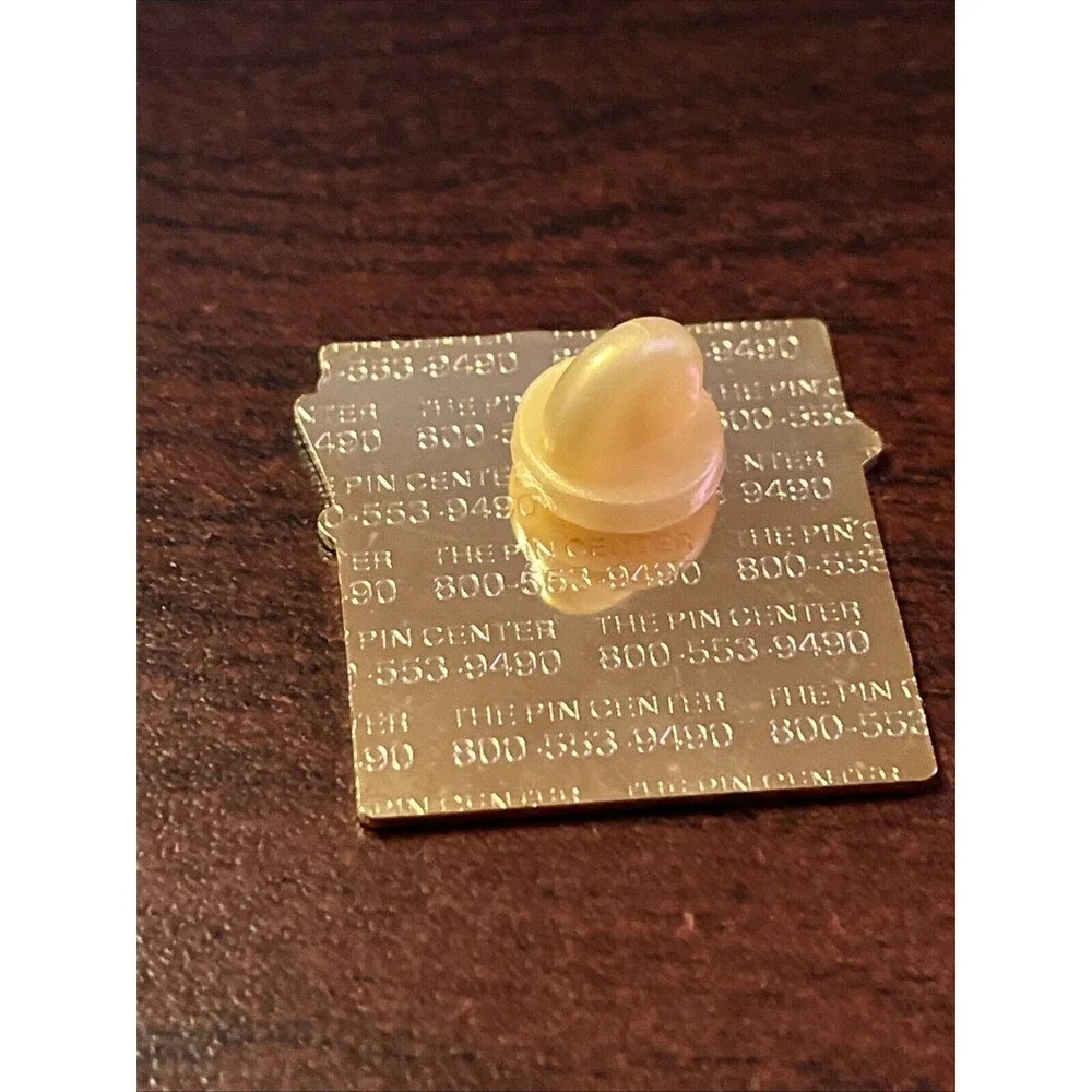 Outback Steakhouse 50 States Texas Lapel Hat‎ Pin